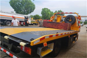 衢江区附近拖车电话号码服务